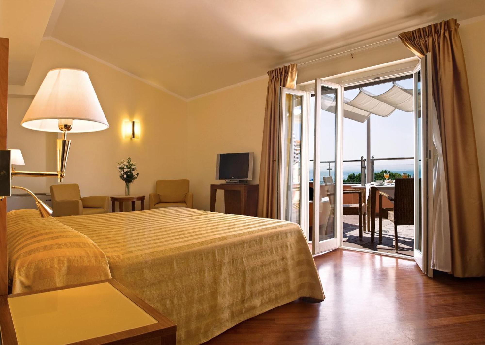 Versilia Palace Hotel Marina di Pietrasanta Exterior foto